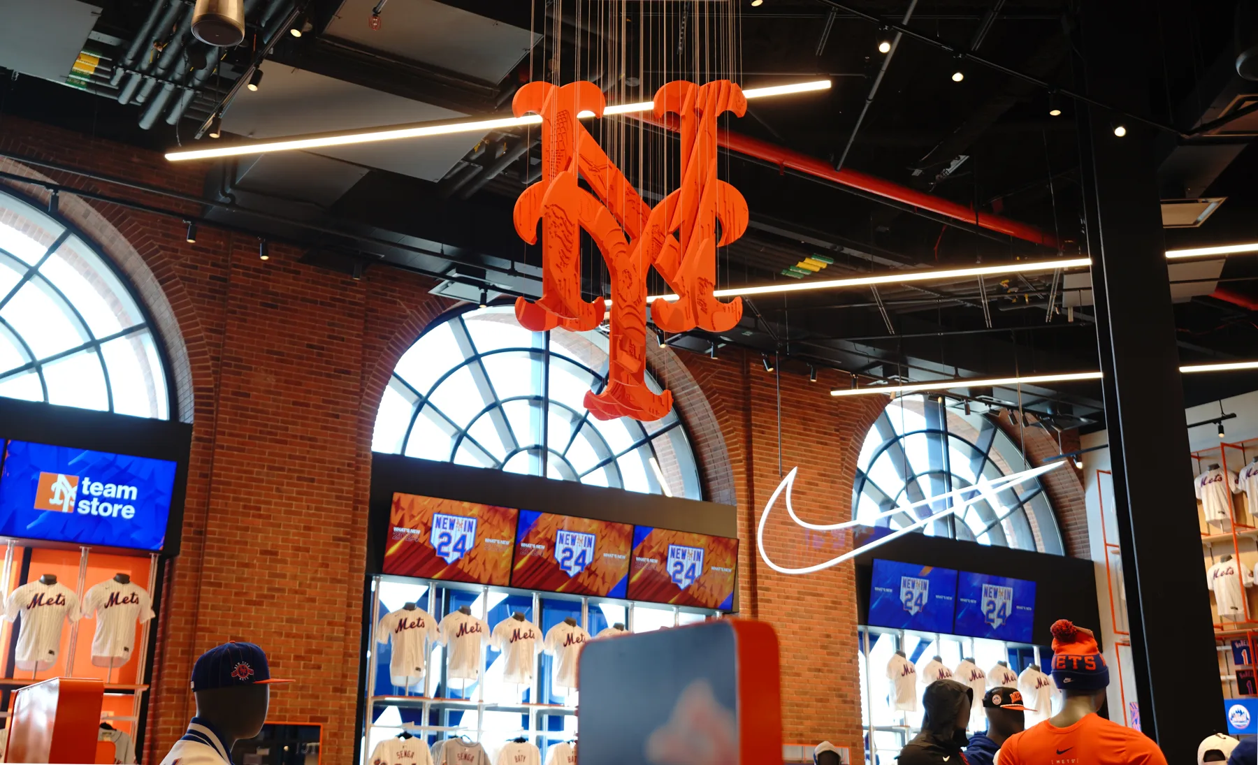 Stadium piece — perceptual sculpture by Michael Murphy