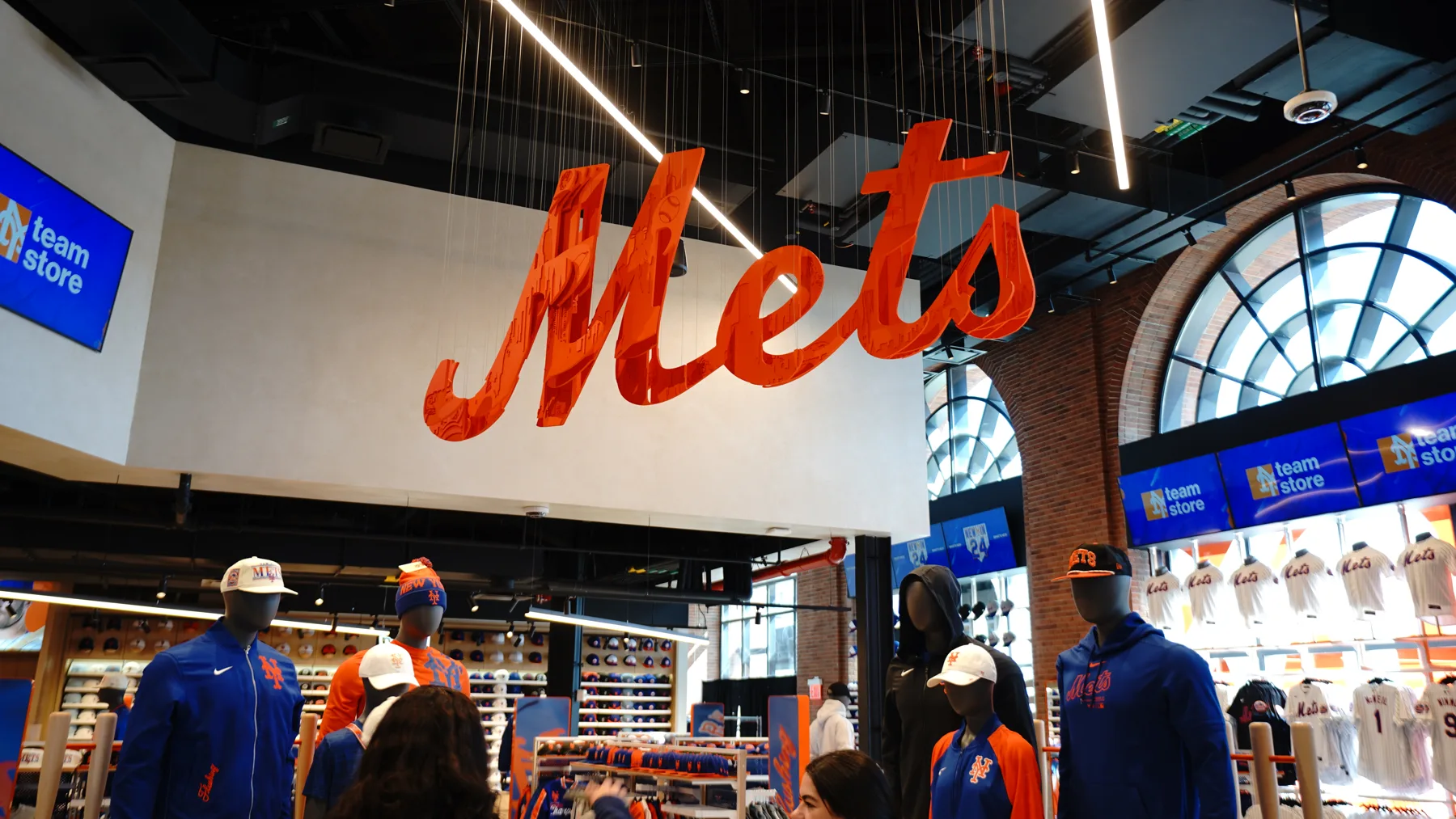 Stadium piece — perceptual sculpture by Michael Murphy